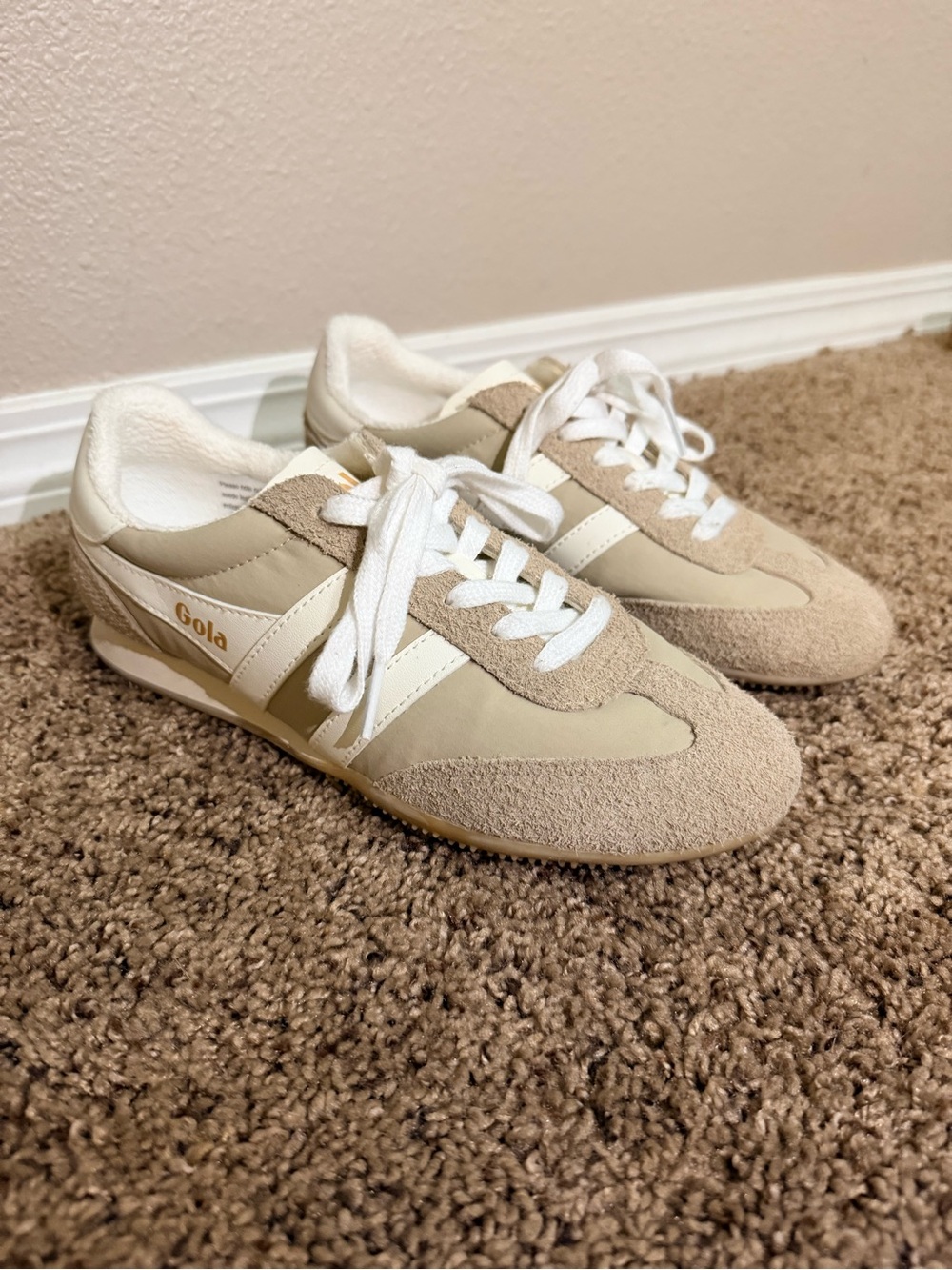 Gola Women's Beige & White Retro Runner Sneakers